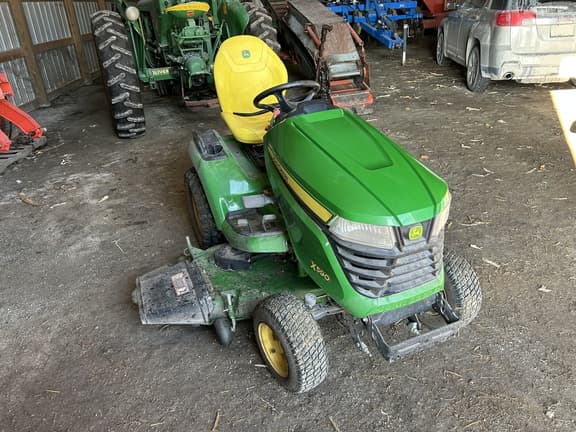 Image of John Deere X590 equipment image 3