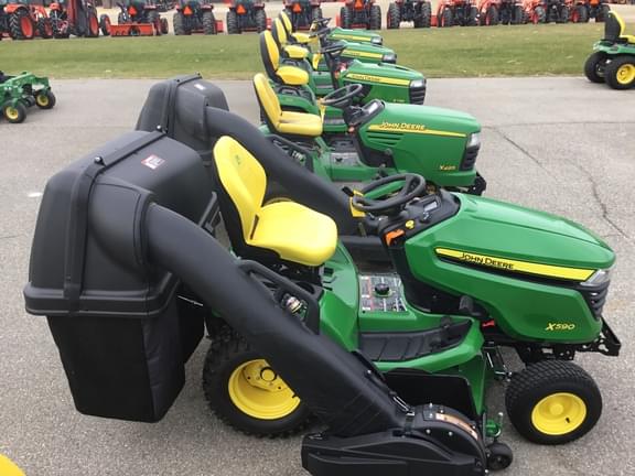 Image of John Deere X590 equipment image 3