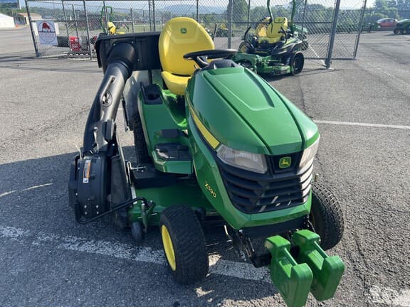 Image of John Deere X590 equipment image 3