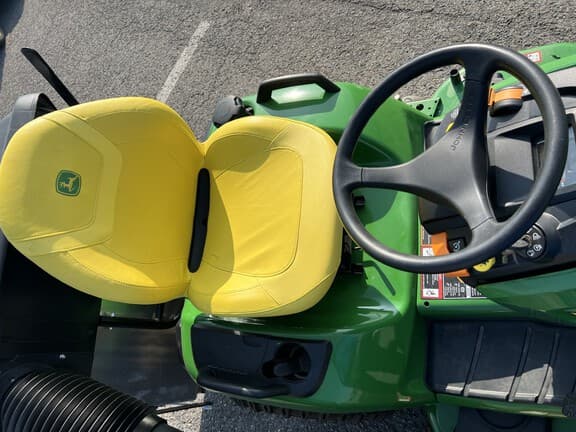 Image of John Deere X590 equipment image 4