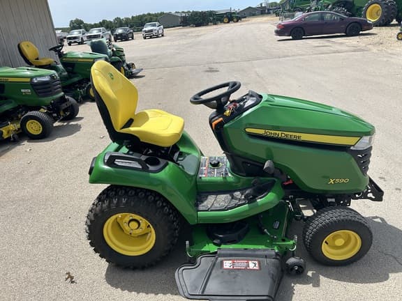 Image of John Deere X590 equipment image 3