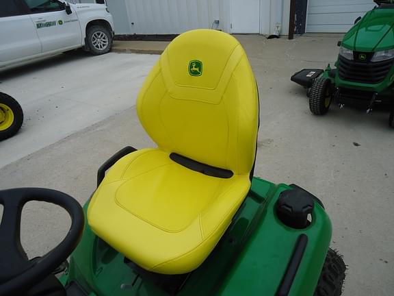 Image of John Deere X590 equipment image 4