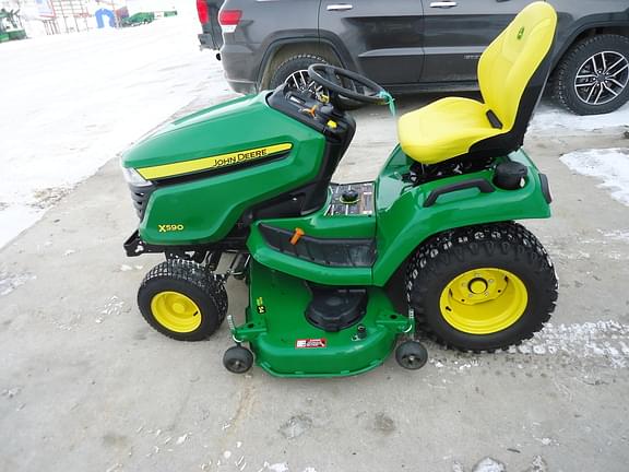 Image of John Deere X590 equipment image 2