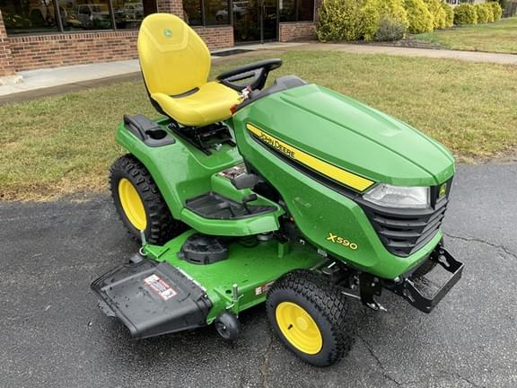 Image of John Deere X590 equipment image 3