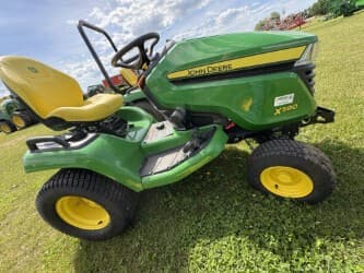 Image of John Deere X590 equipment image 1