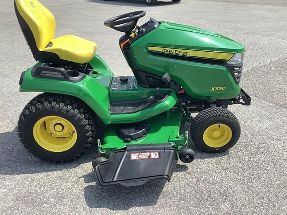 Image of John Deere X590 equipment image 4