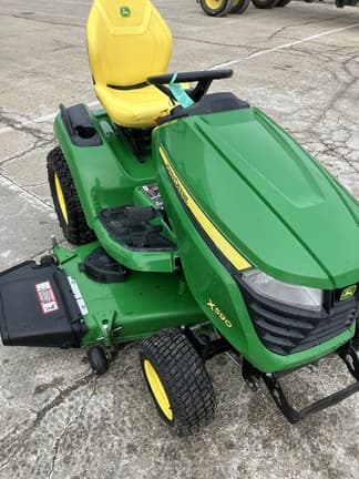 Image of John Deere X590 equipment image 4