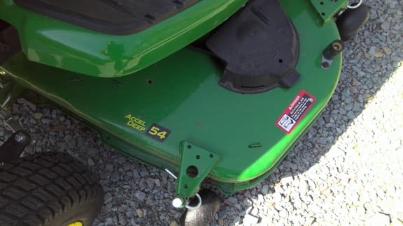 Image of John Deere X590 equipment image 4