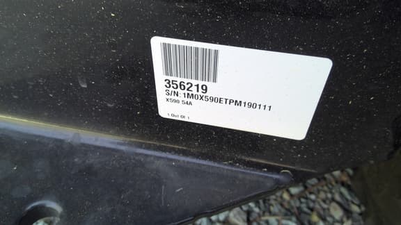 Image of John Deere X590 equipment image 1