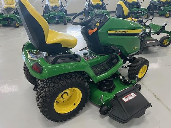 Image of John Deere X590 equipment image 3