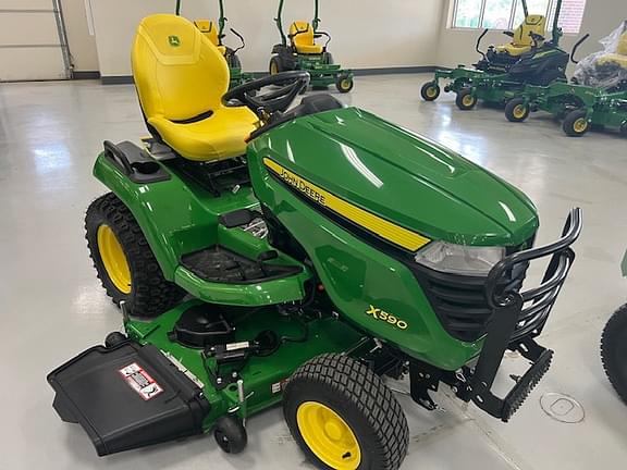 Image of John Deere X590 equipment image 4