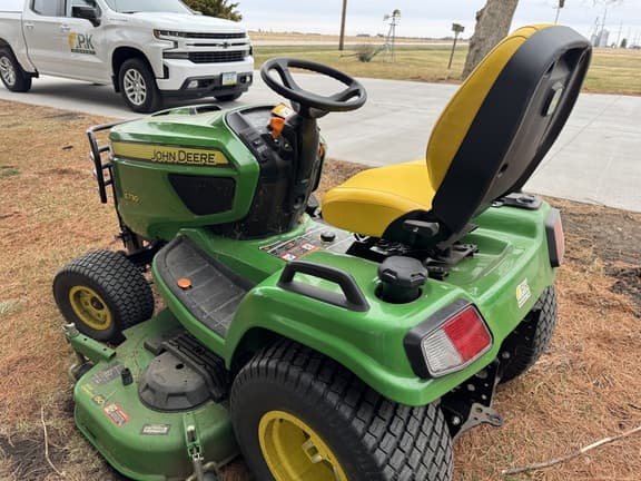 Image of John Deere X730 equipment image 2