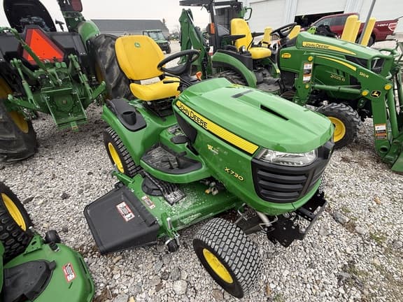 Image of John Deere X730 equipment image 1
