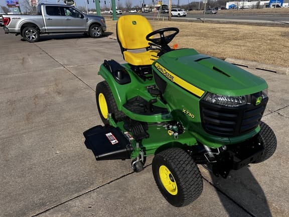 Image of John Deere X730 equipment image 2