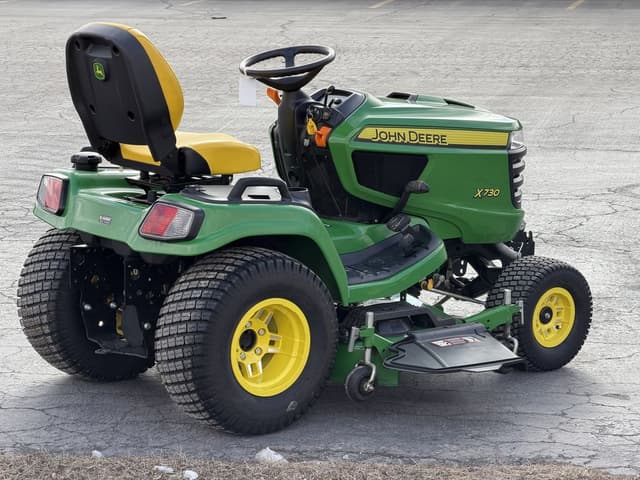 Image of John Deere X730 equipment image 4