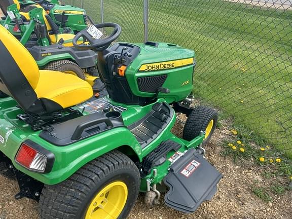 Image of John Deere X730 equipment image 4
