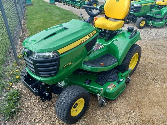 Image of John Deere X730 equipment image 1