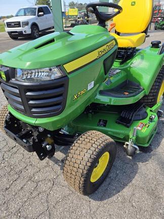 Image of John Deere X730 equipment image 2