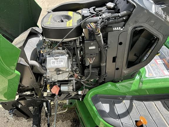 Image of John Deere X730 equipment image 4