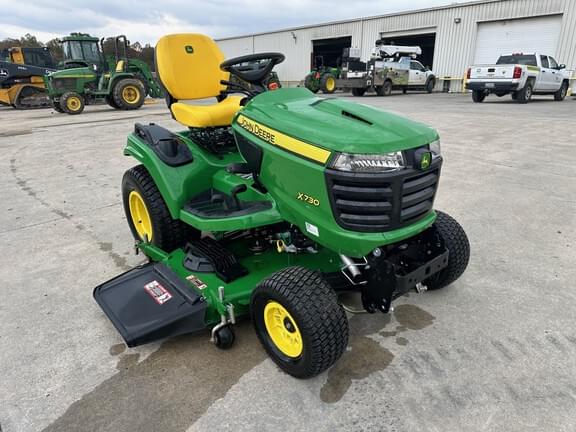 Image of John Deere X730 equipment image 3