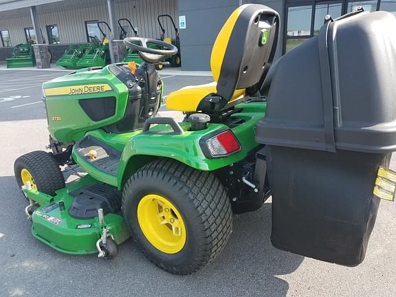 Image of John Deere X730 equipment image 3