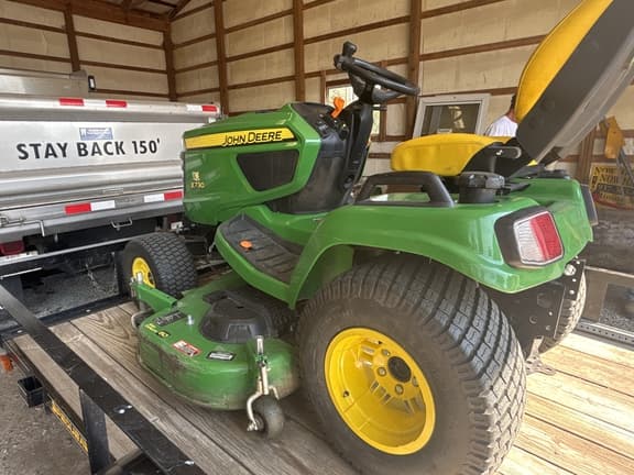 Image of John Deere X730 equipment image 2