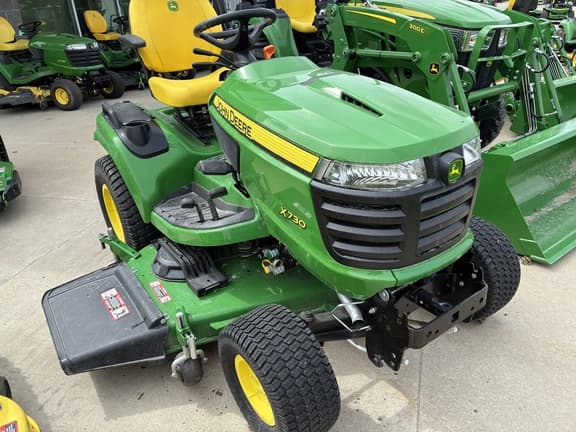 Image of John Deere X730 equipment image 2