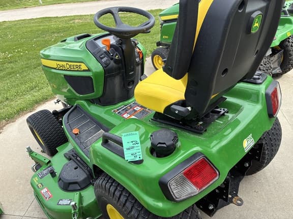 Image of John Deere X730 equipment image 4