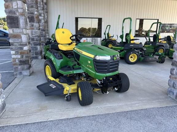 Image of John Deere X730 equipment image 2