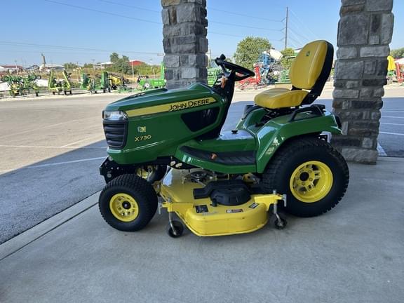 Image of John Deere X730 equipment image 1