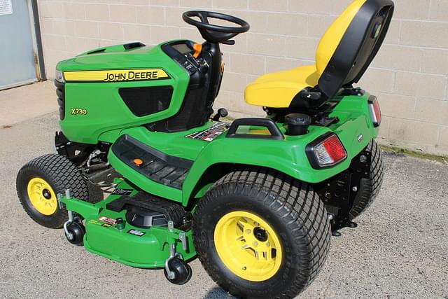 Image of John Deere X730 equipment image 1