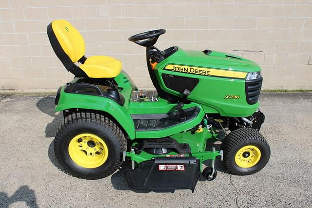 Image of John Deere X730 equipment image 2