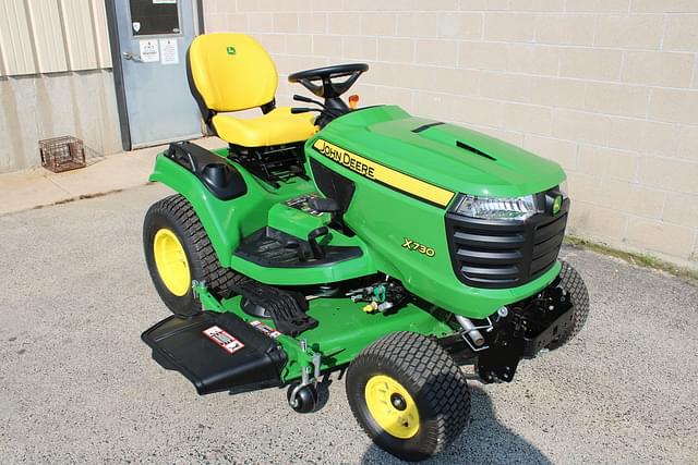 Image of John Deere X730 equipment image 4