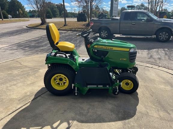Image of John Deere X730 equipment image 2