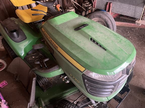 Image of John Deere X730 equipment image 2