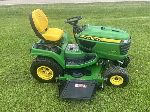 Image of John Deere X730 equipment image 1