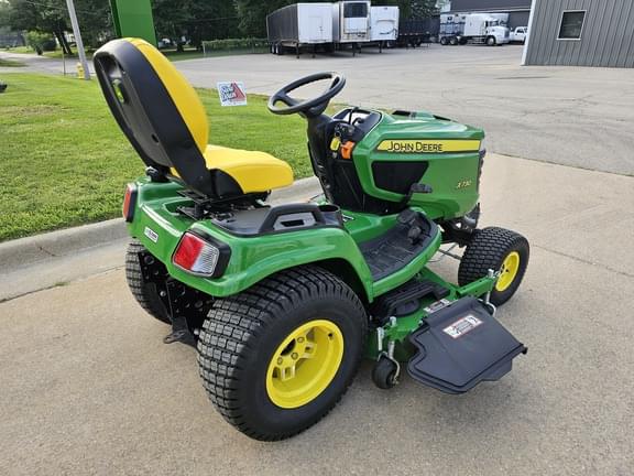 Image of John Deere X730 equipment image 4