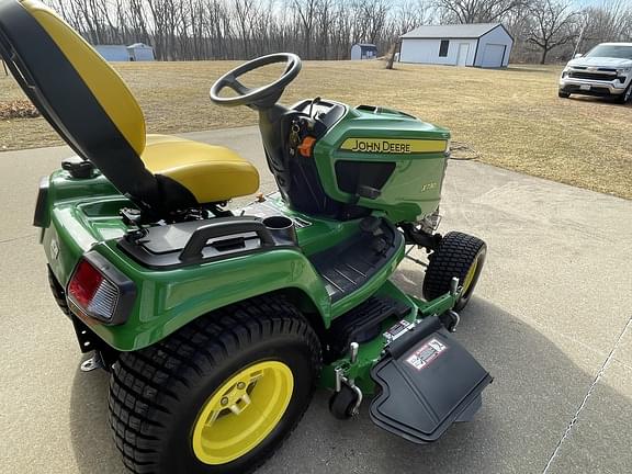 Image of John Deere X730 equipment image 3