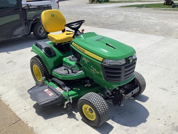 Image of John Deere X730 equipment image 1