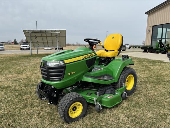 Image of John Deere X730 equipment image 1