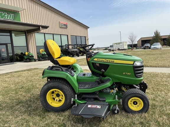 Image of John Deere X730 equipment image 4