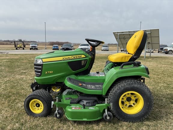 Image of John Deere X730 equipment image 2