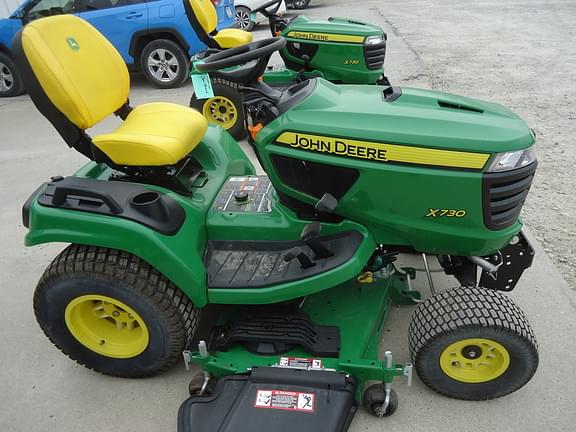 Image of John Deere X730 equipment image 1
