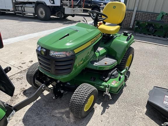 Image of John Deere X730 equipment image 1