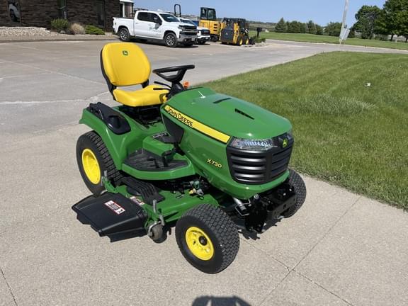 Image of John Deere X730 equipment image 2