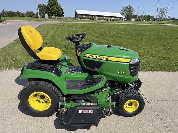 Image of John Deere X730 equipment image 3
