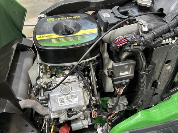 Image of John Deere X730 equipment image 3