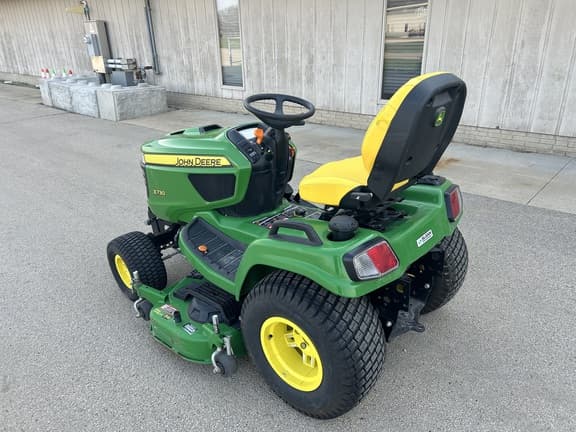 Image of John Deere X730 equipment image 3