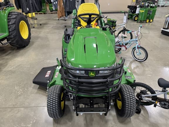 Image of John Deere X734 equipment image 1