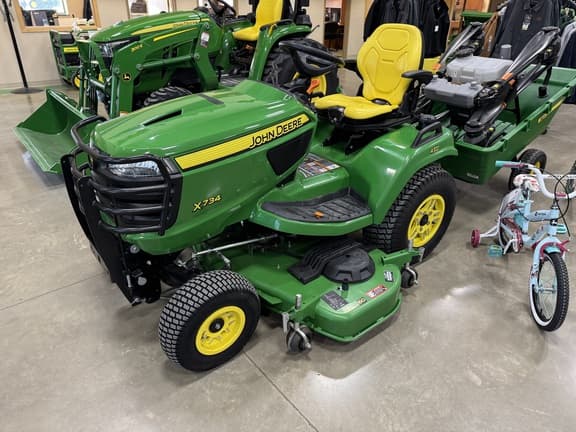 Image of John Deere X734 equipment image 3